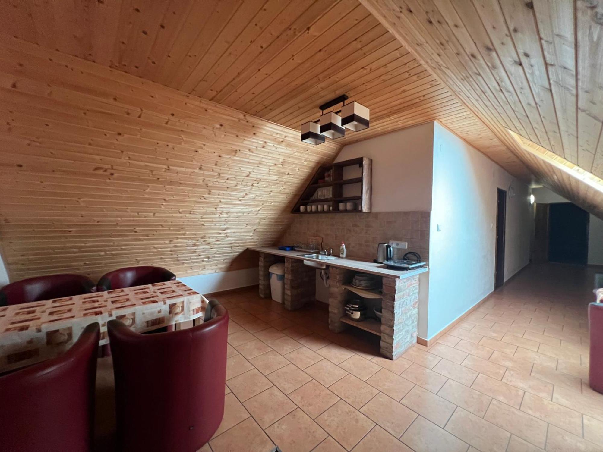 Privat 66 Apartment Liptovsky Trnovec Bagian luar foto