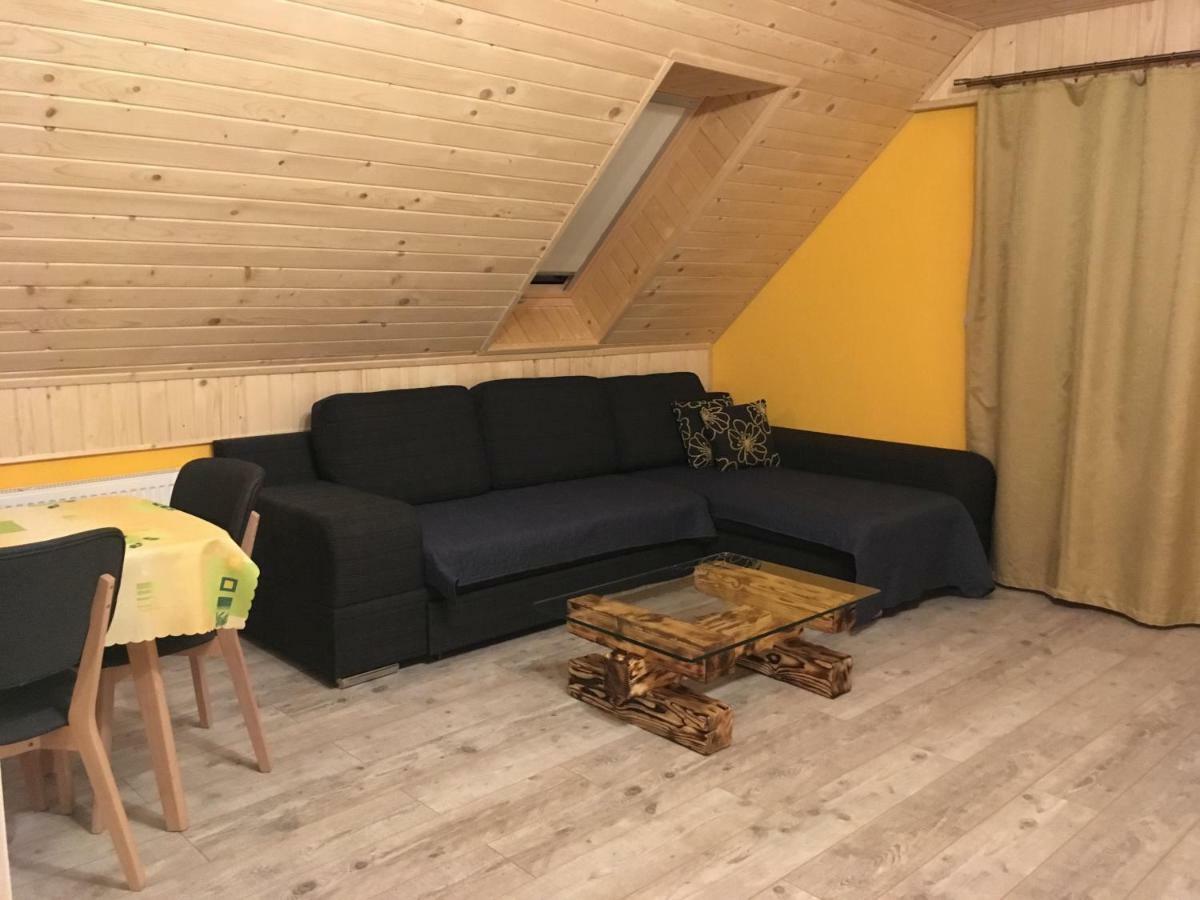 Privat 66 Apartment Liptovsky Trnovec Bagian luar foto
